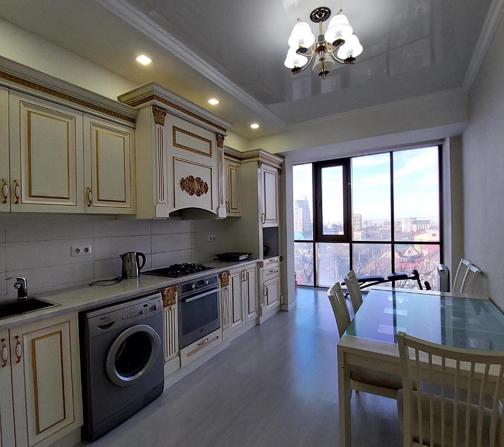 Elite Apartment In Street Mederova 50 Bishkek Exterior foto